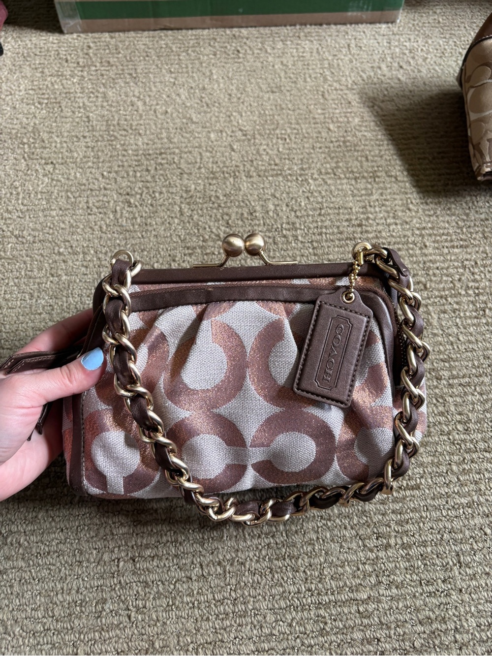 Coach Signature Kiss-Lock Chain Shoulder Bag in Brown/Tan